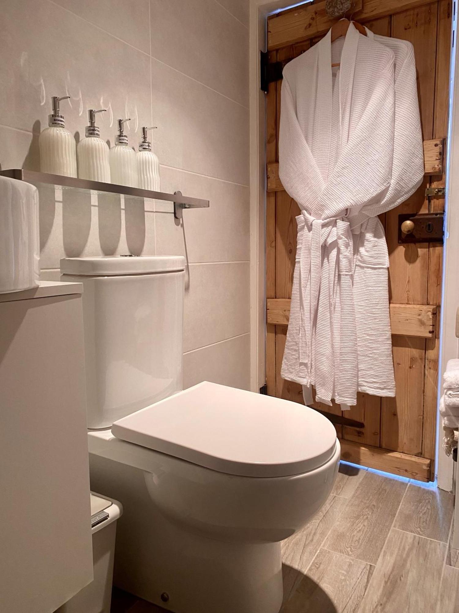 Chestnut Tree Cottage, 7 High Street อาร์ดิงลี ห้อง รูปภาพ